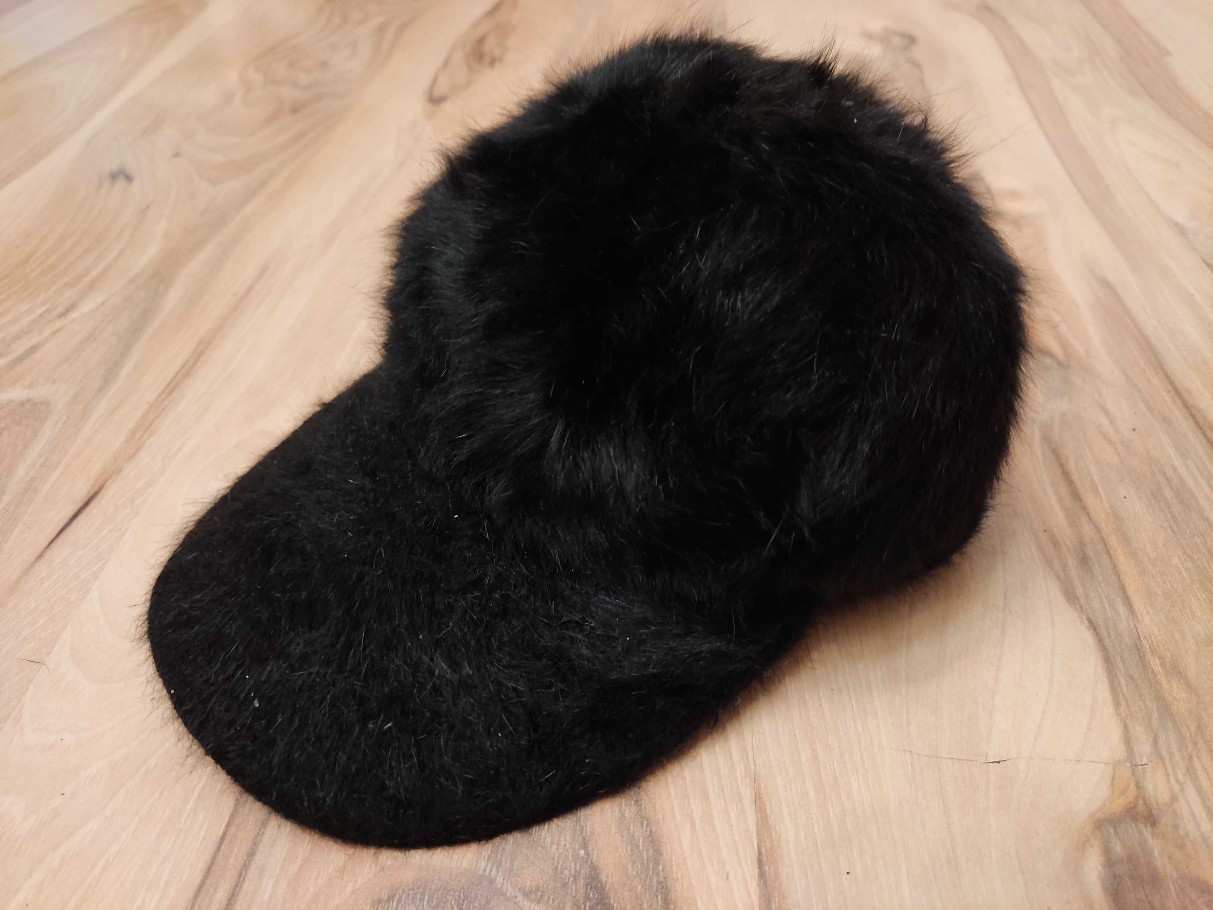 Czapka zimowa dżokejka, jokejka, bejsbolówka r.  XS/S, wełna angora