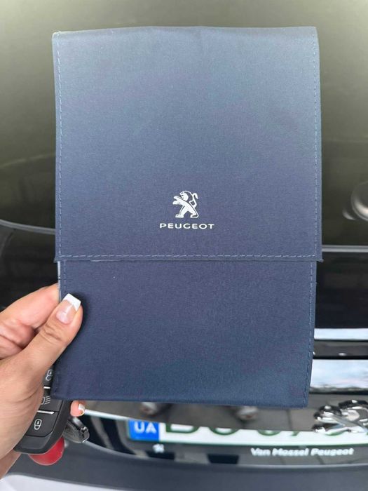 автомобіль Peugeot e-2008 GT 2020 електромобіль