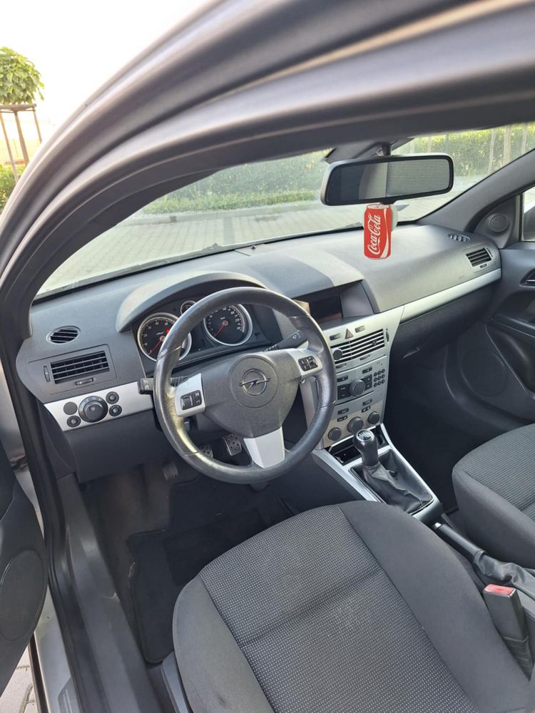 Opel Astra H 1.6 16v 115 km