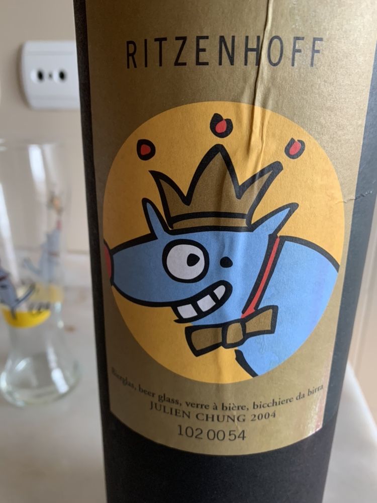 Copo de Cerveja Pintado a Mão pelo designer  Julien chung