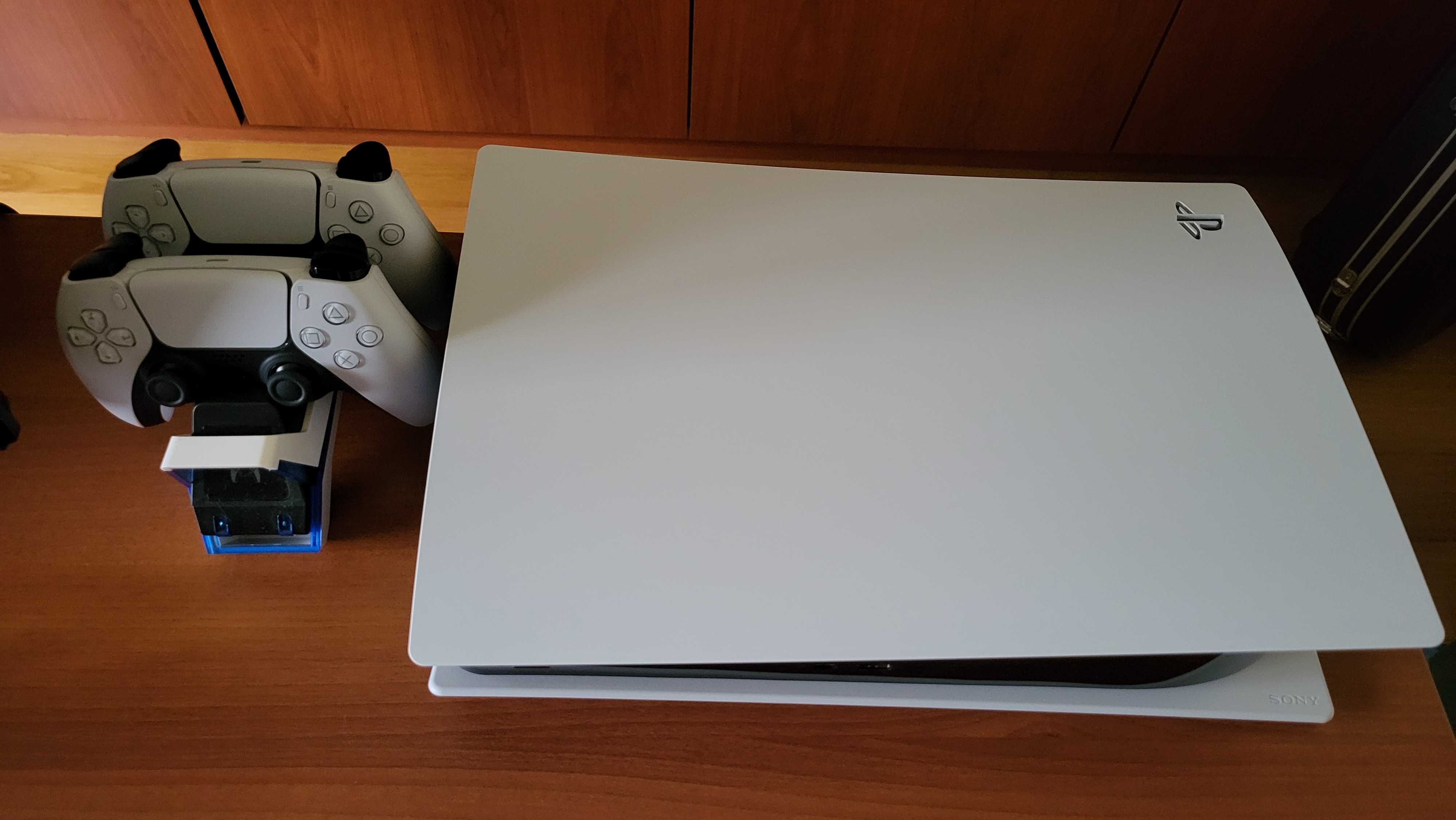 PS5 Digital + comando original + carregador de comandos duplo