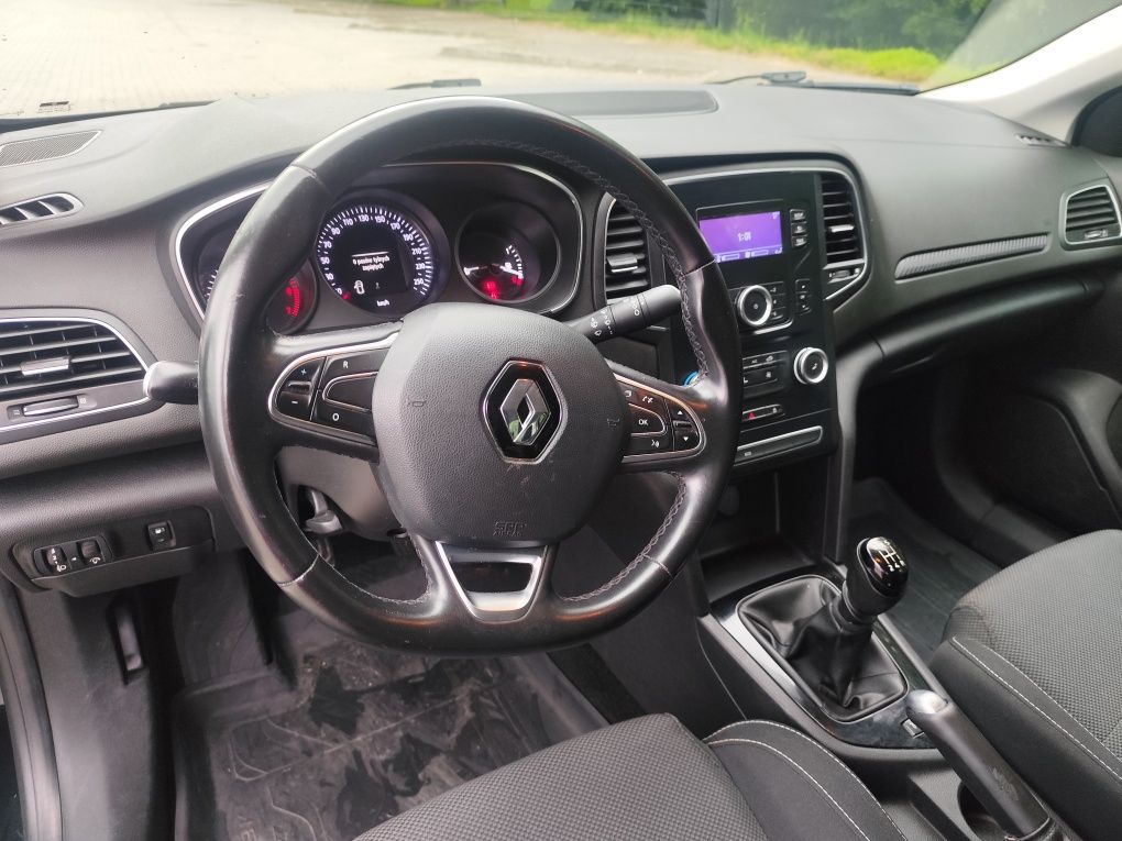 Renault Megane IV 1.6 Benzyna sedan LED