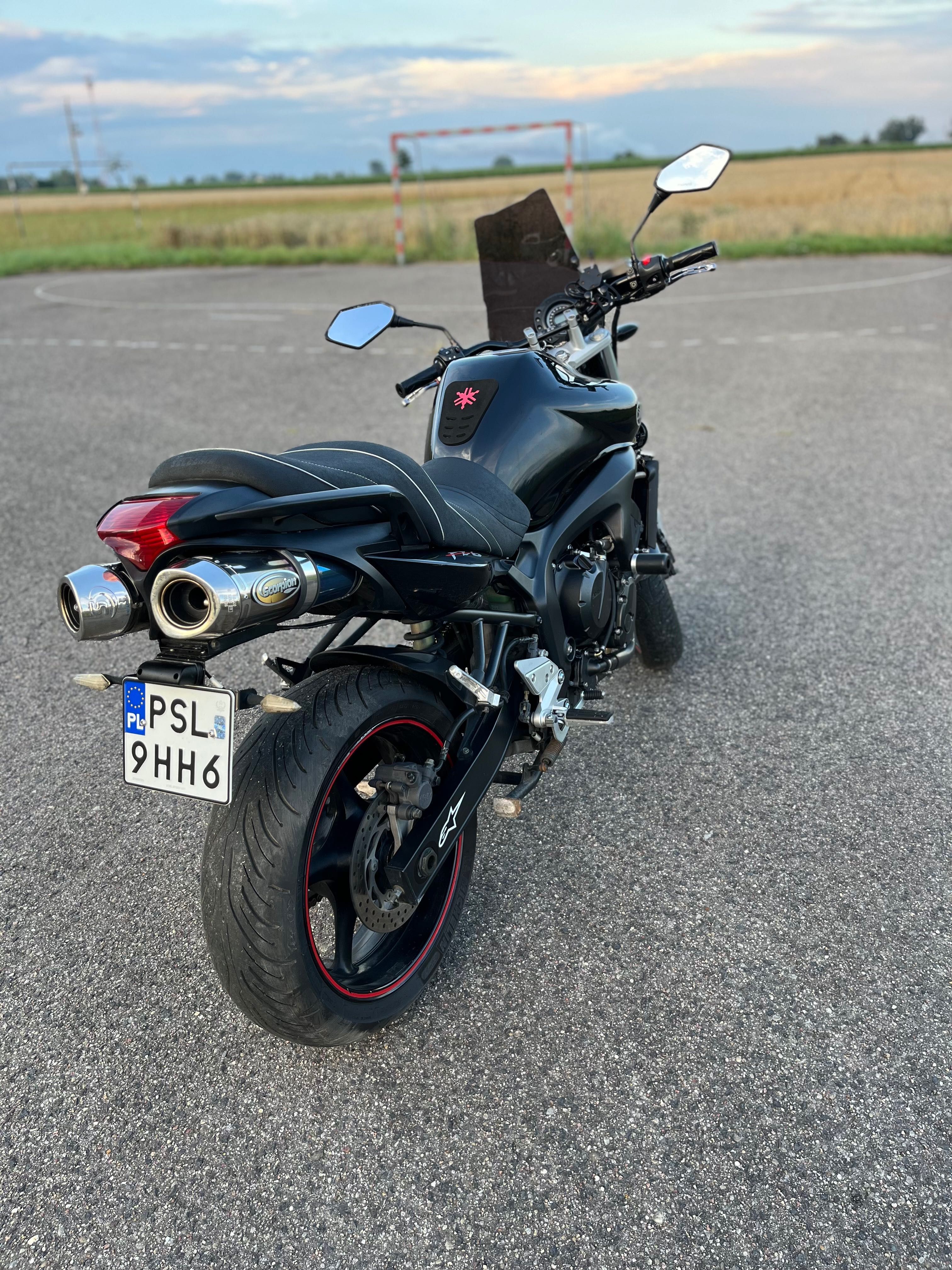 Yamaha FZ6N Black edition