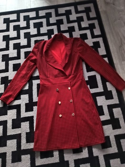 Sukienka elegancka rozmiar 36 czerwona czarna w kratkę