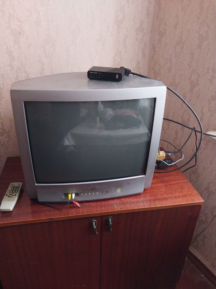 Телевизор JVC 21”