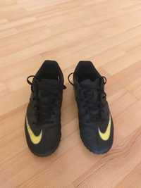 Buty Nike BOMBAX 37,5