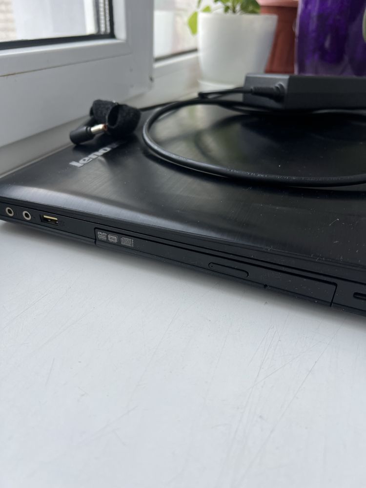 Lenovo Ideapad Y500 (15.4, i7-3630QM, 8Gb, GT 750M 2Gb, SSD 250Gb)