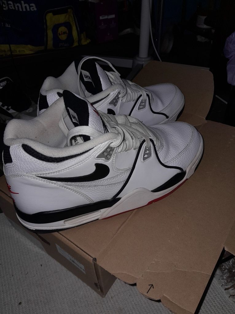 Vendo tens da nike air flight