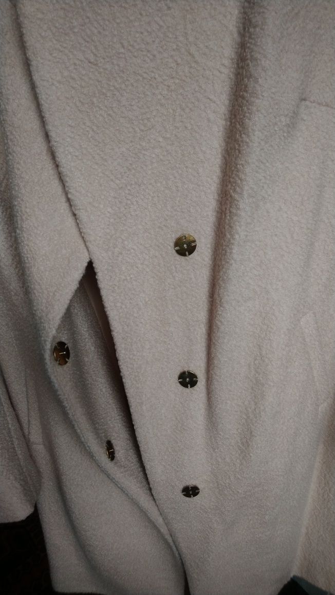 Пальто из натуральной шерсти пудрового цвета (50р)