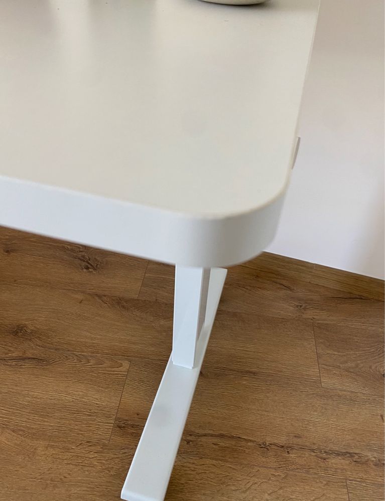 Standing Desk 180 x 80 cm com garantia. Valor dela nova 490€