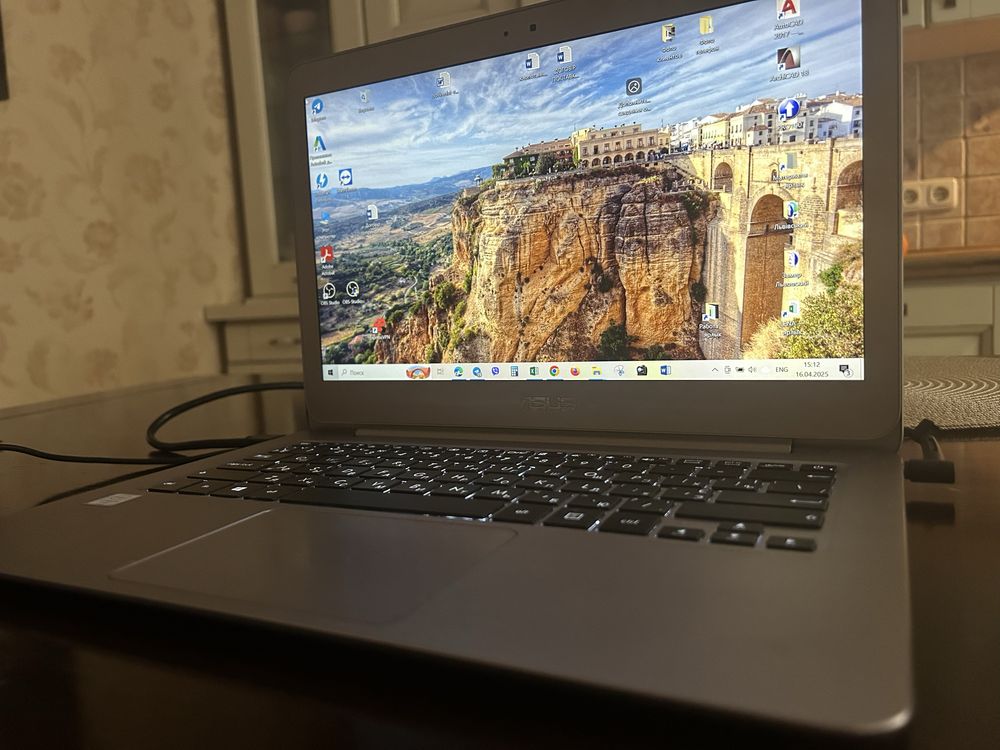 ASUS Zenbook UX306U