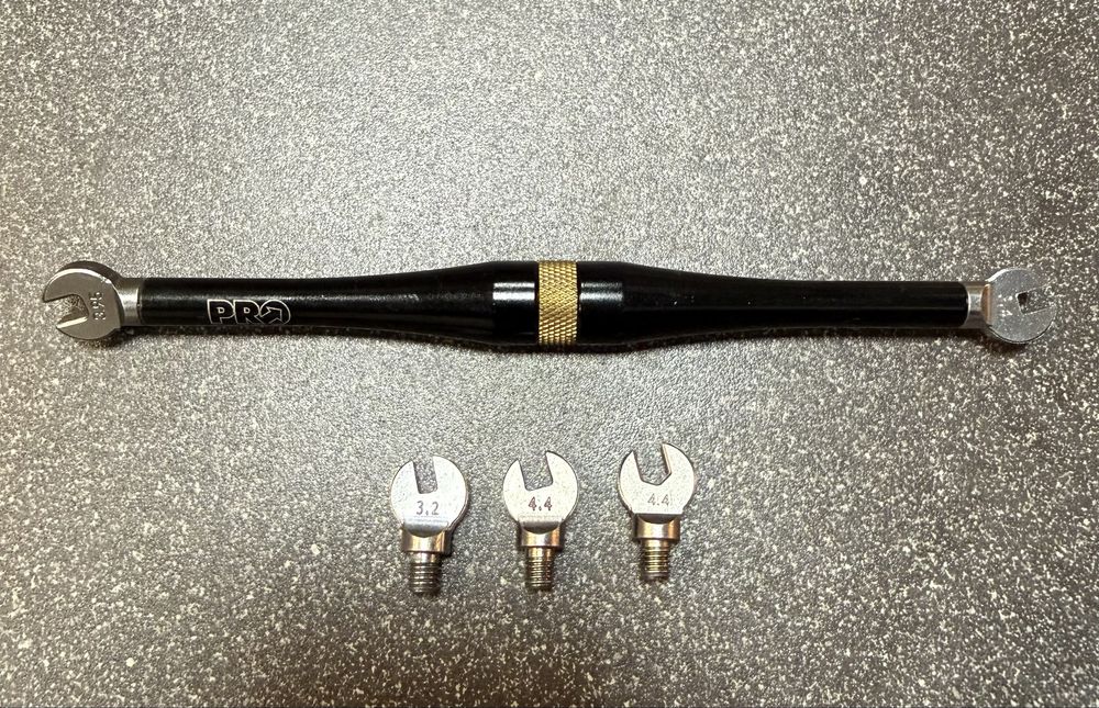 PRO Klucz uniwersalny do szprych