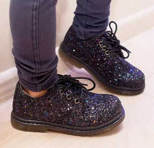 Нові стильні туфлі у стразах для дівчинки 30 розмір