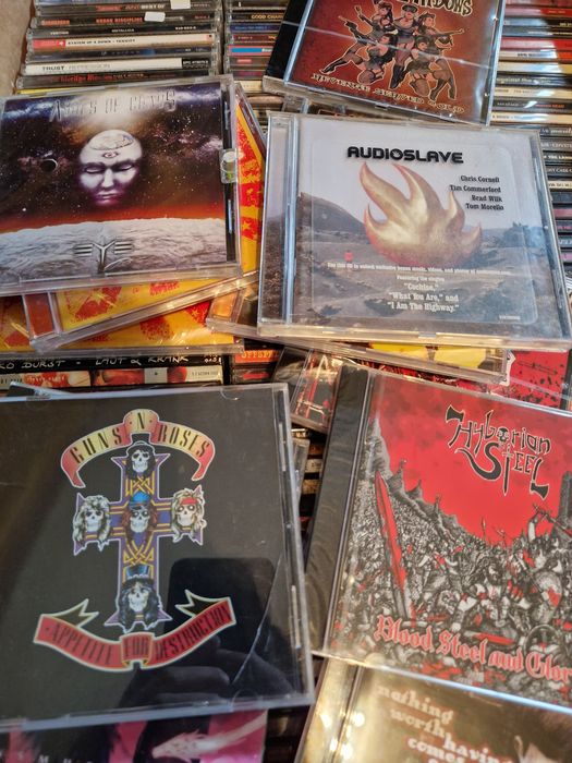 Kolekcja Zestaw 300 CD Rock Iron Maiden Metallica Savatage Rancid
