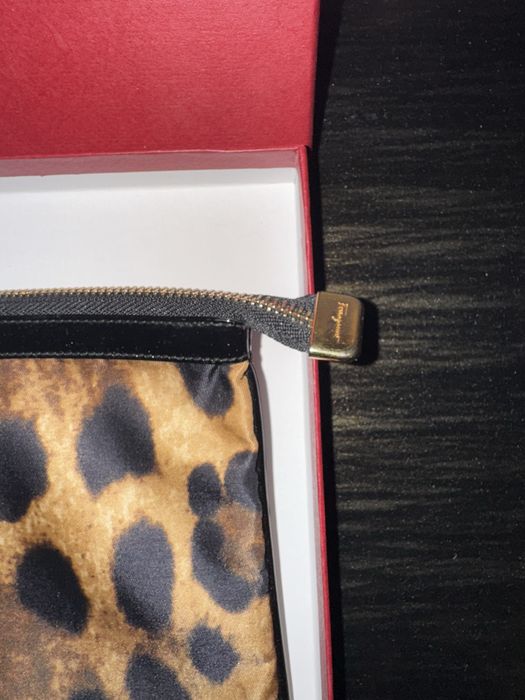 Оригінальний клатч Salvatore Ferragamo.