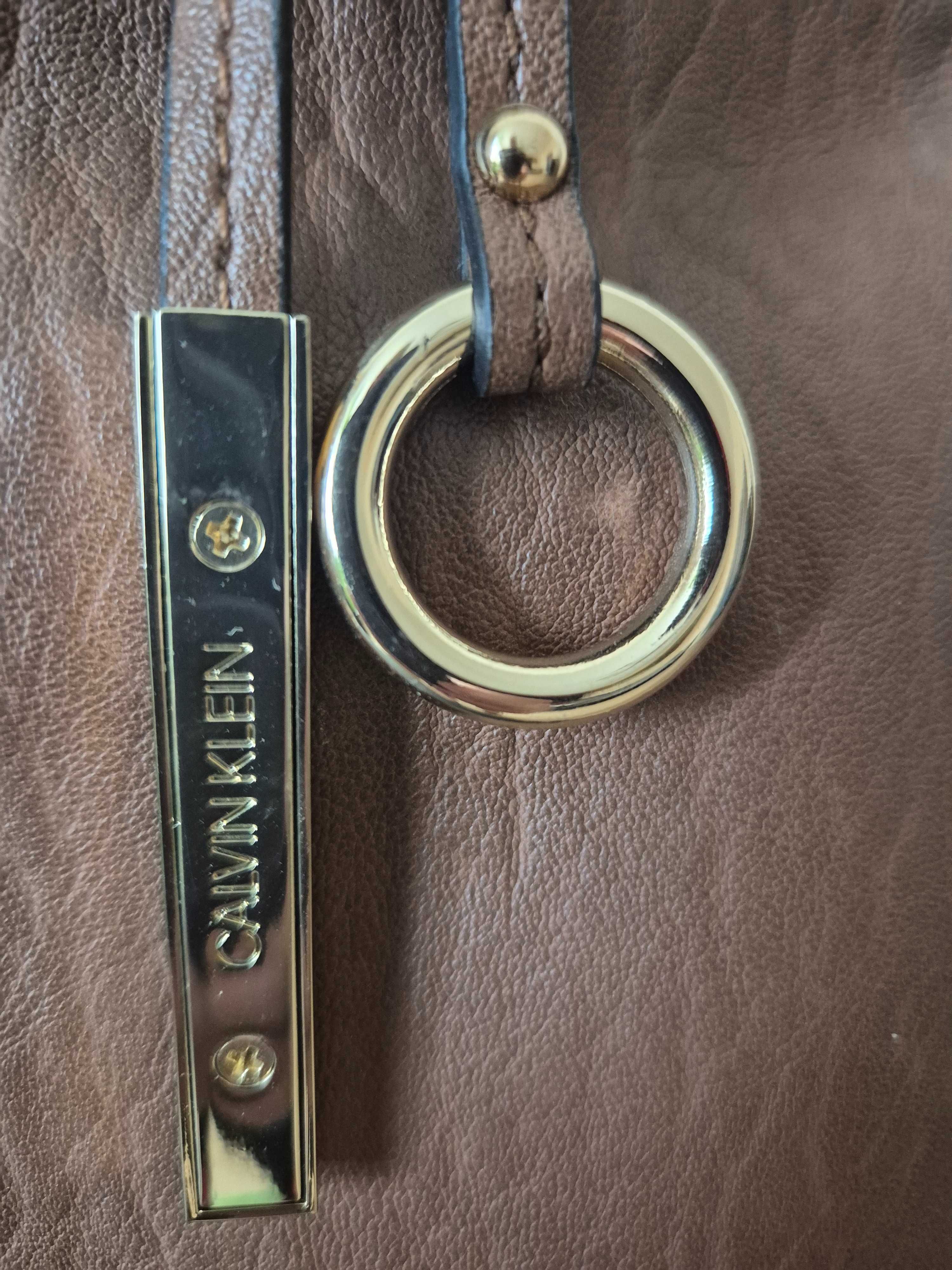 Сумка-тоут Calvin Klein Gabrianna Bubble Lamb