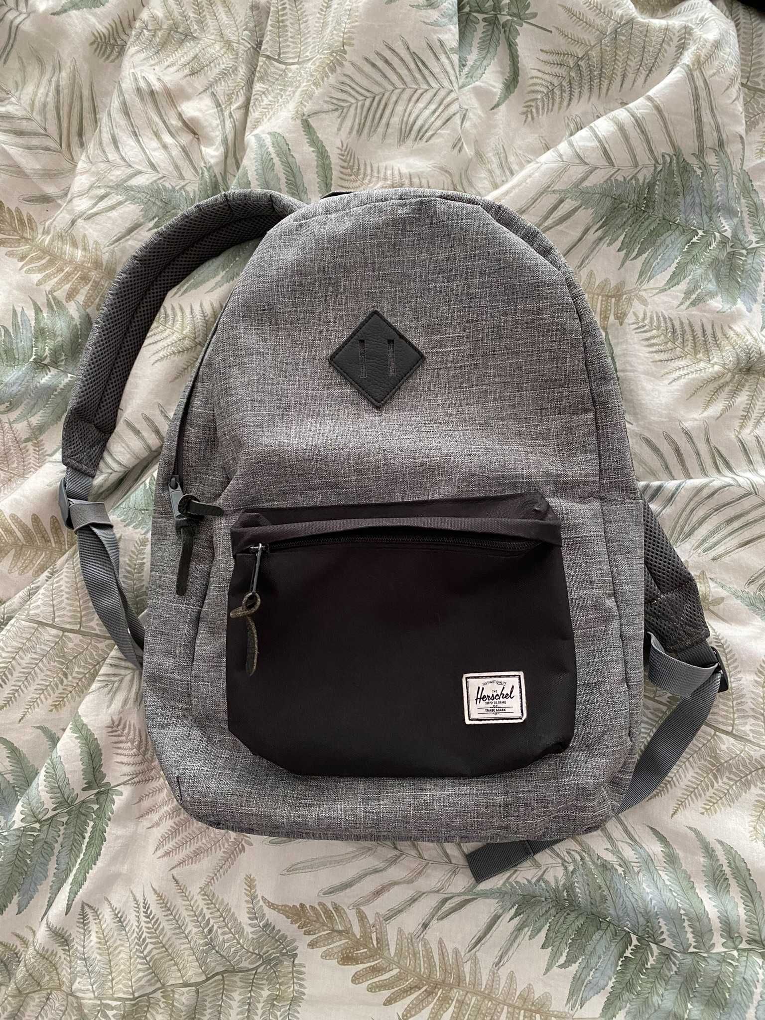 Mochila Herschel Supply Co. Usada