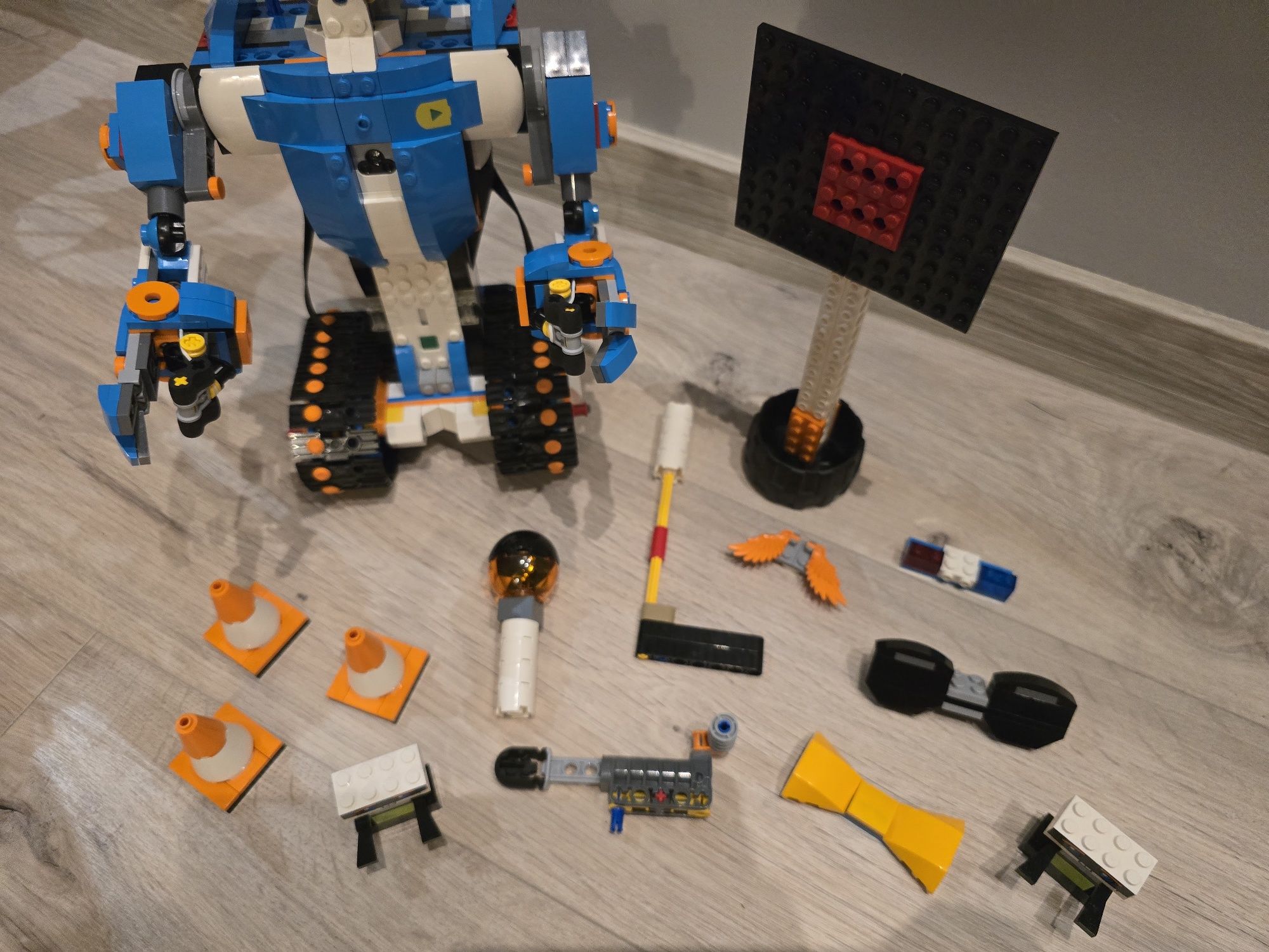 Lego Boost 17101 – robot Vernie + aplikacja, programowanie dla dzieci