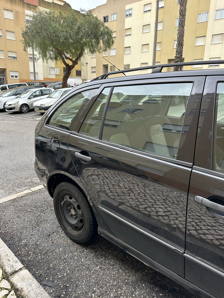 carro skoda fabria