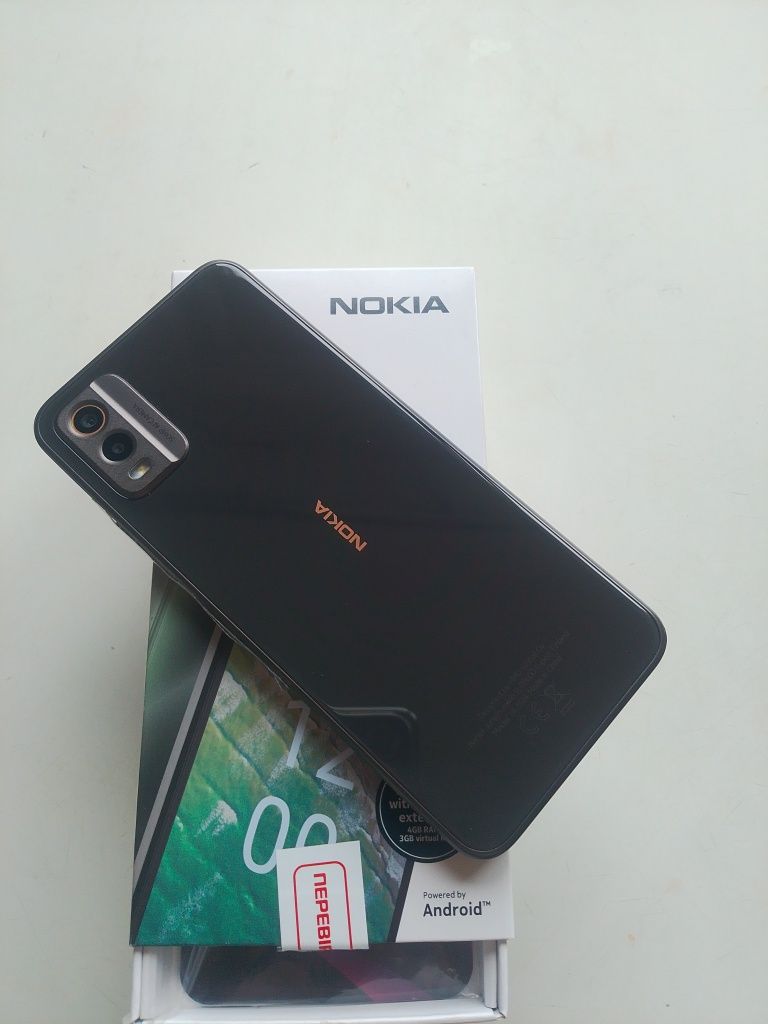 Nokia C 32 4/64 состояние новое