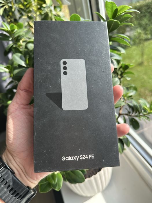 Telefon Samsung Galaxy S24 FE 5G S721 8/256GB Dual Sim Grafitowy