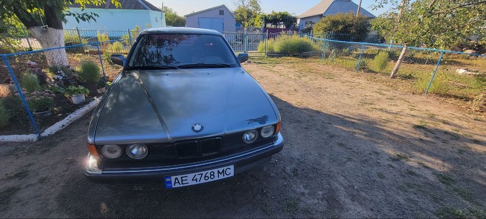 Продам БМВ 735 Е32