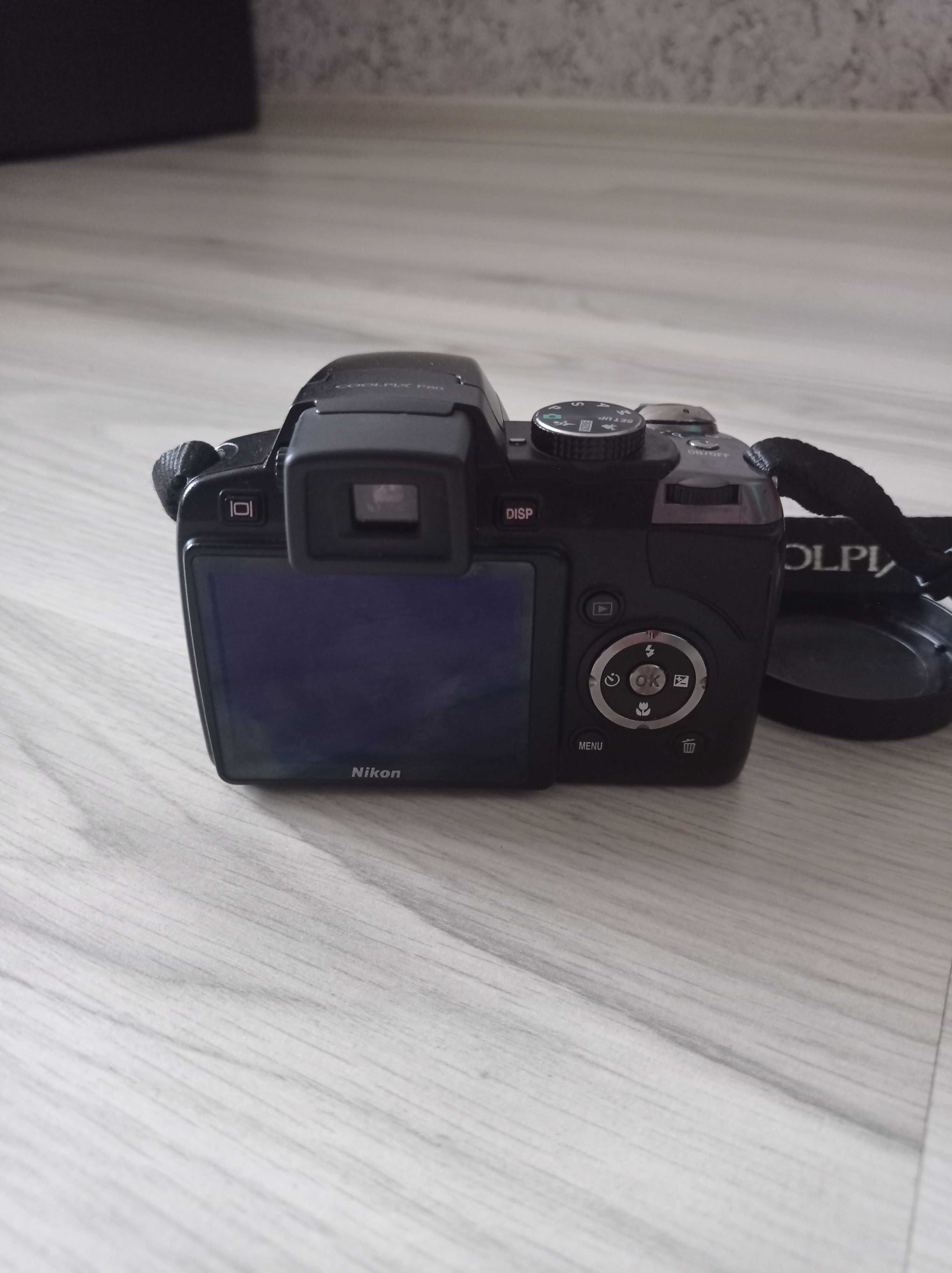 Продам фотоапарат Nikon Coolpix P80