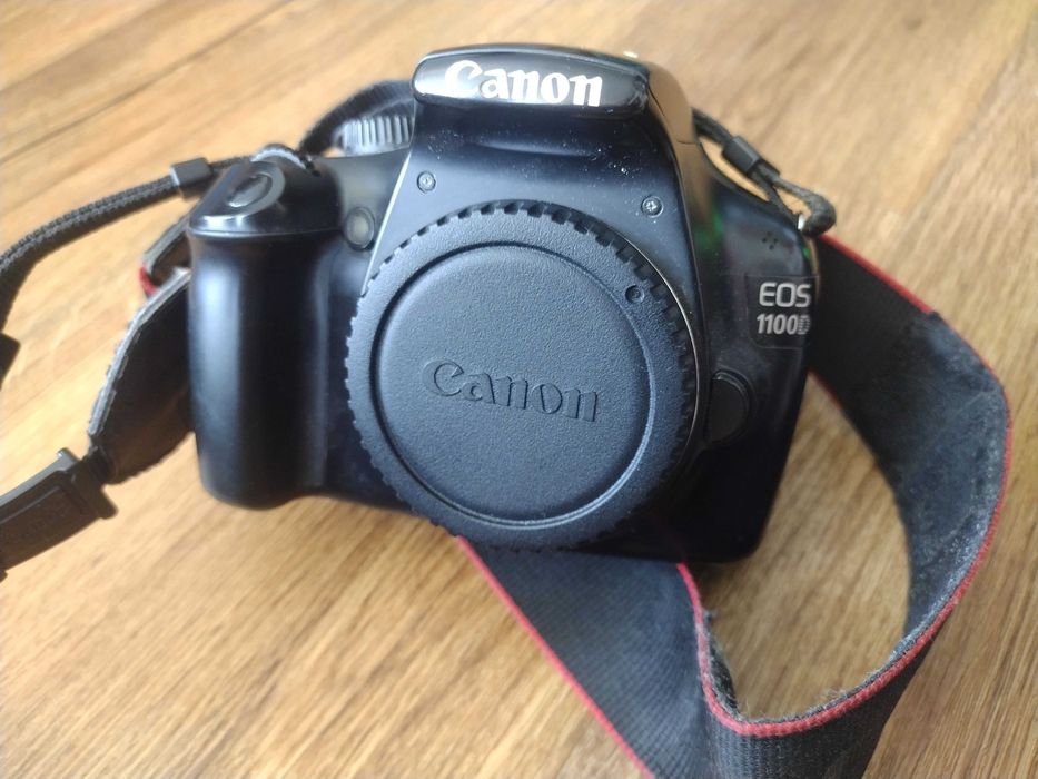 Canon 1100D + pasek/lampa/ładowarka