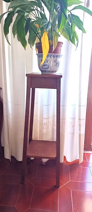 Floreira - coluna de madeira