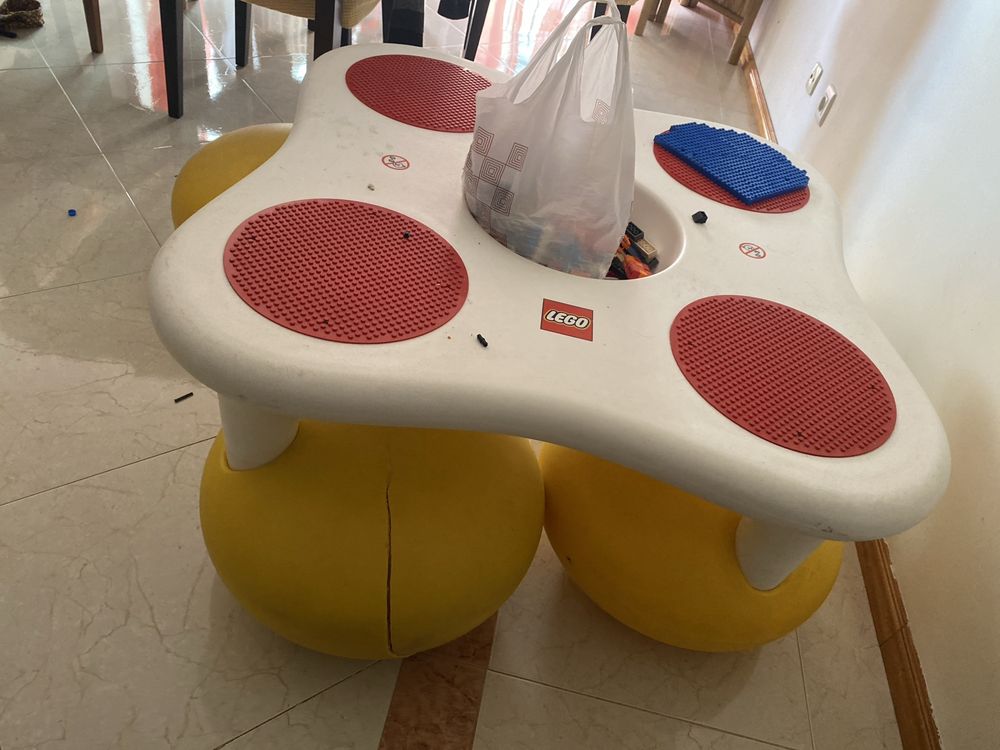 Mesa LEGO para construcao