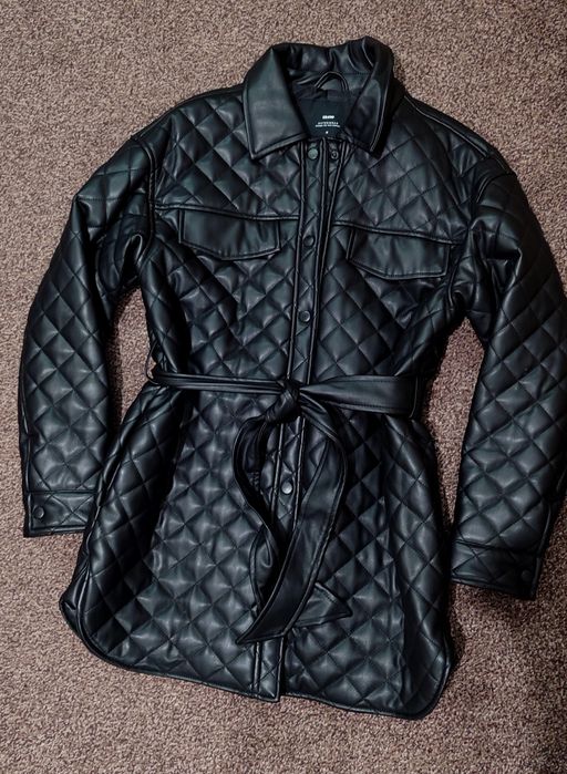 Верхній одяг. Куртка. Чорна.