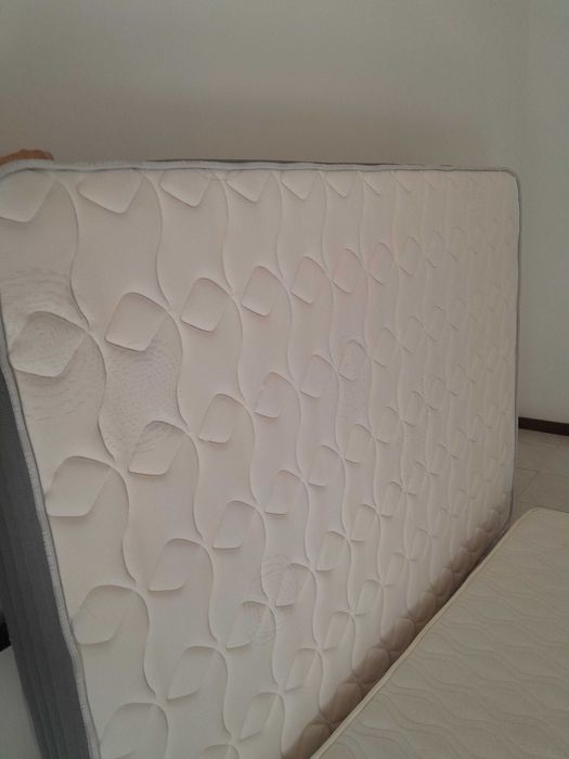 Vendo cama +estrado +colchão