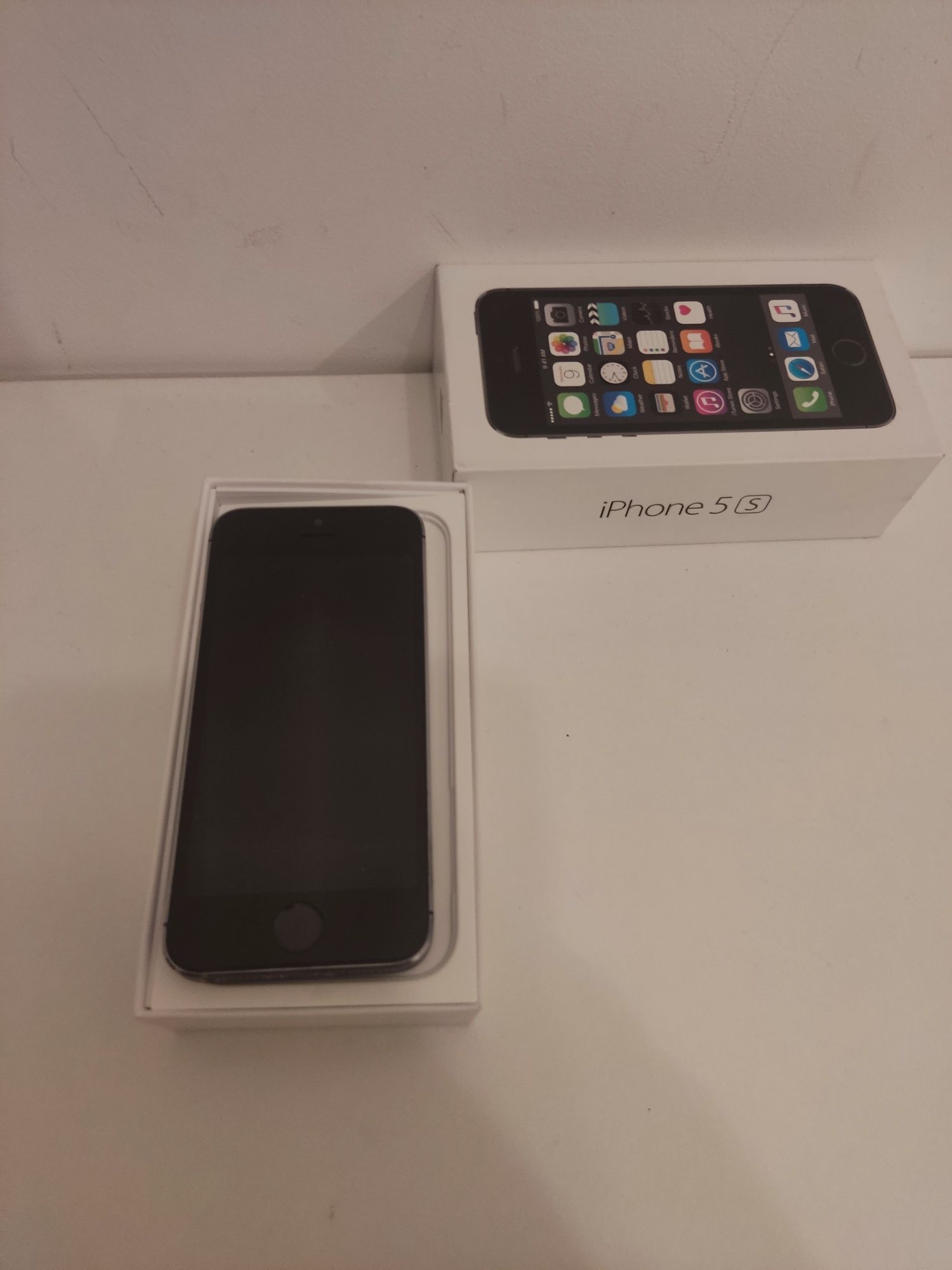 Iphone 5s з рідною коробкою