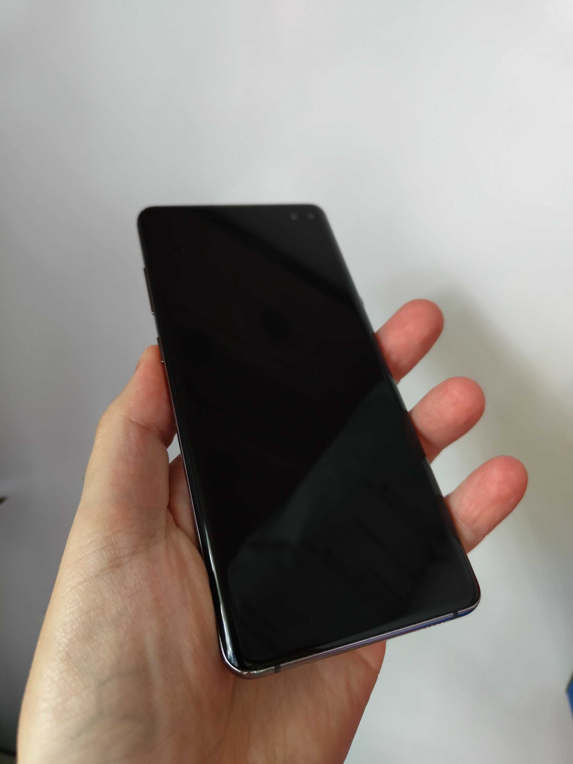 Samsung Galaxy s10+ SM-G9750 DS 8/128Gb Идеал