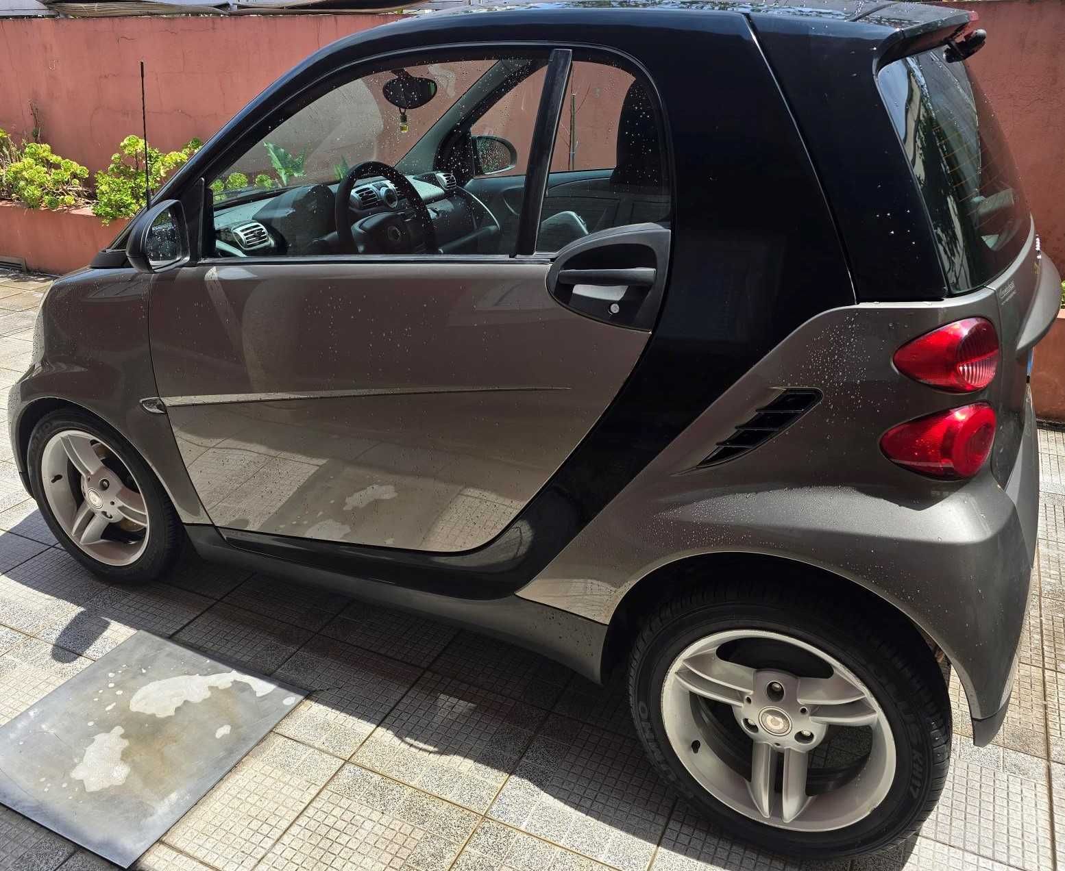 Vendo SMART FORTWO COUPÉ 2010 excelente estado