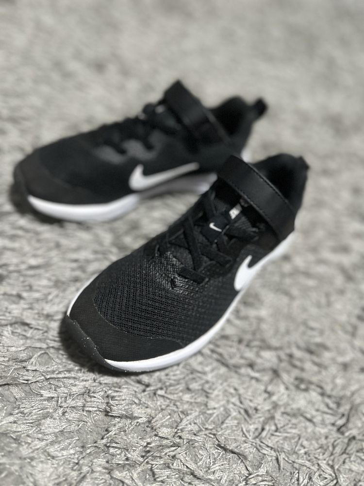Nike 13.5 C UK 13 оригинал 2023 года