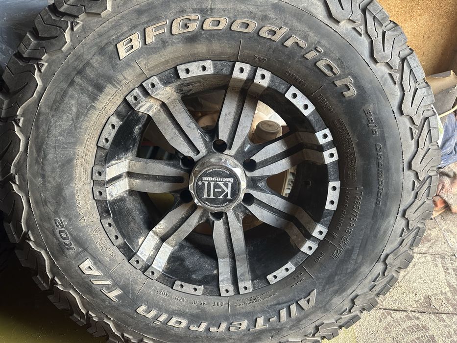 Комплект резини з дисками r16 285/75