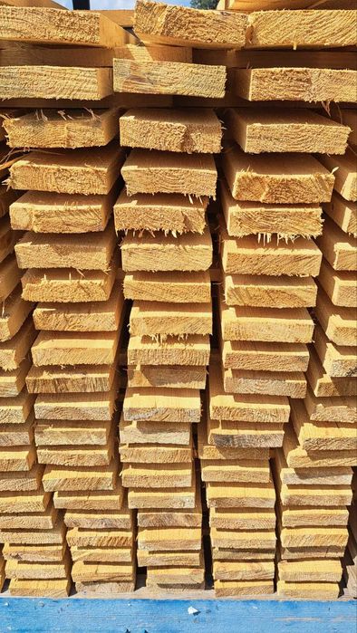 Обрізна дошка для паркану. Міцно та доступно