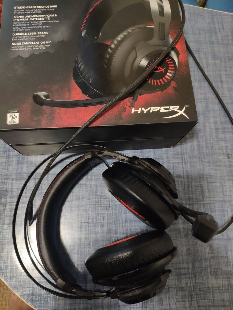 Продам геймерские наушники HyperX CLOUD Revolver