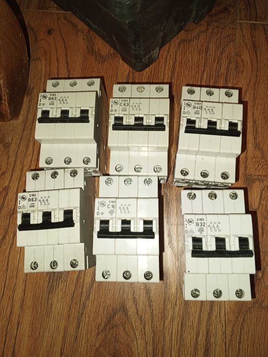 6 wyłaczników elektrycznych - C16 , B40, C63, B32, B63, B63