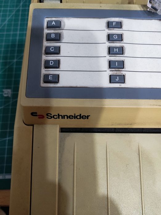 Aparelho de FAX, bastante antigo, de marca SCHNEIDER