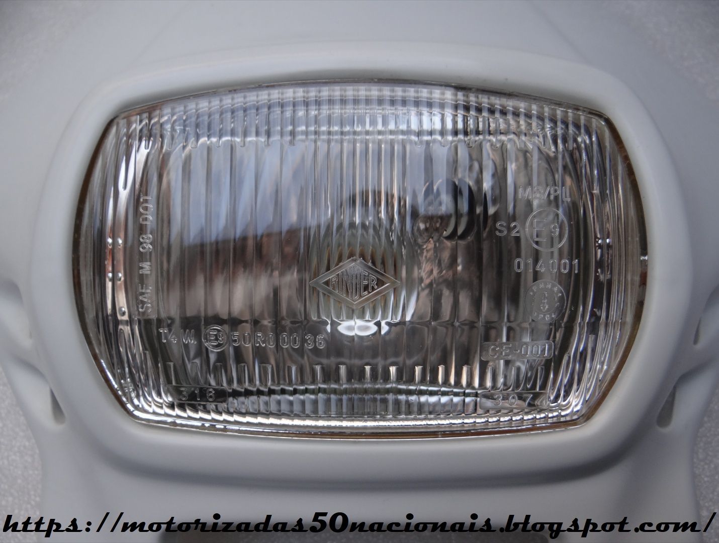 Porta Farol p/ Motorizada AJP Galp 50 R