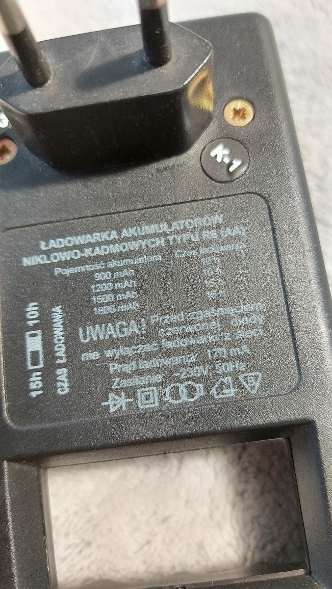 Ładowarka baterii akumulatorów 4 x AA R6 4x1 Automatyczna Ansmann NiCd