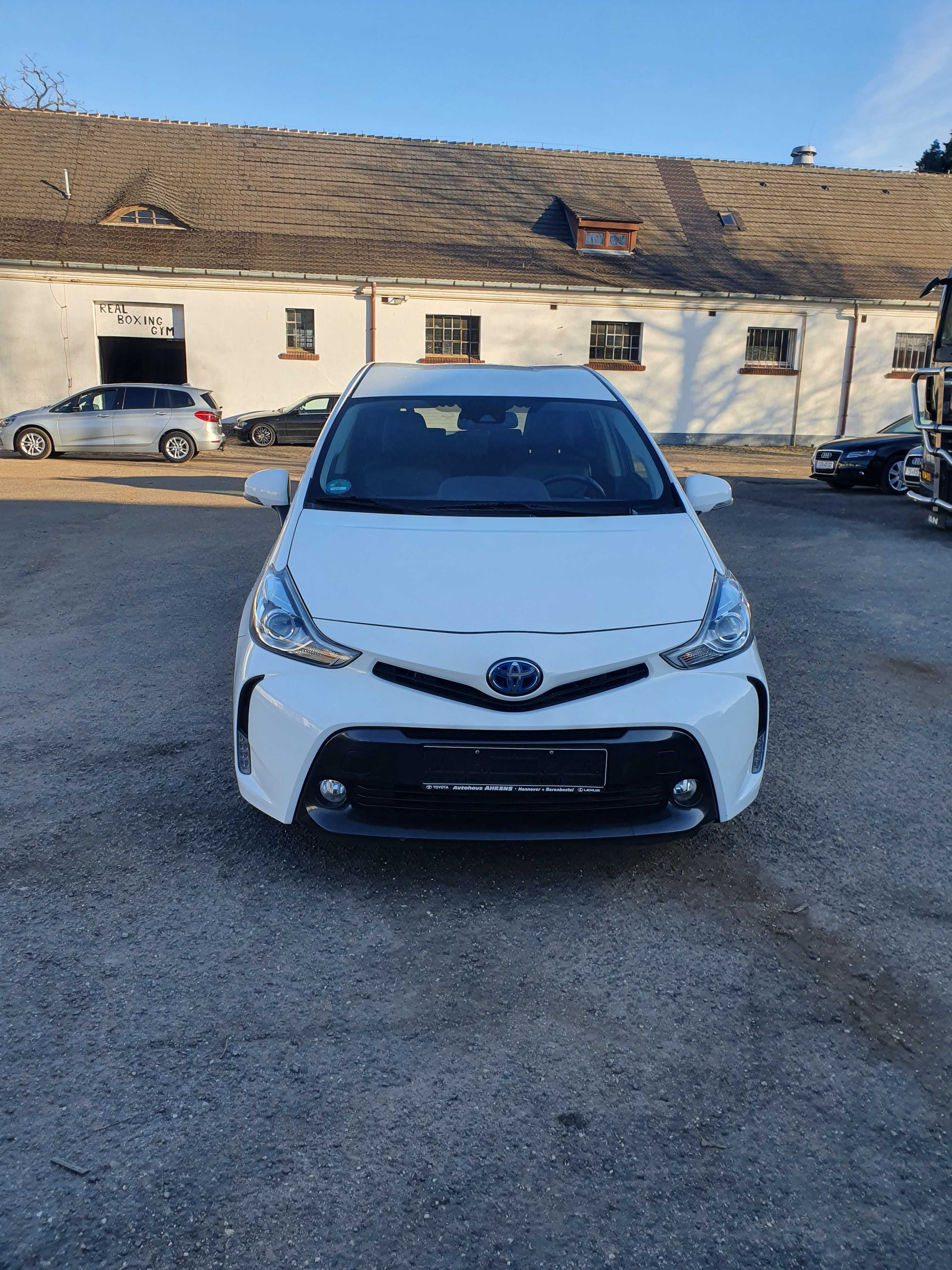 Toyota Prius plus