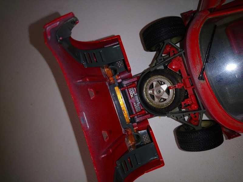 Miniatura Ferrari F40 (1987)