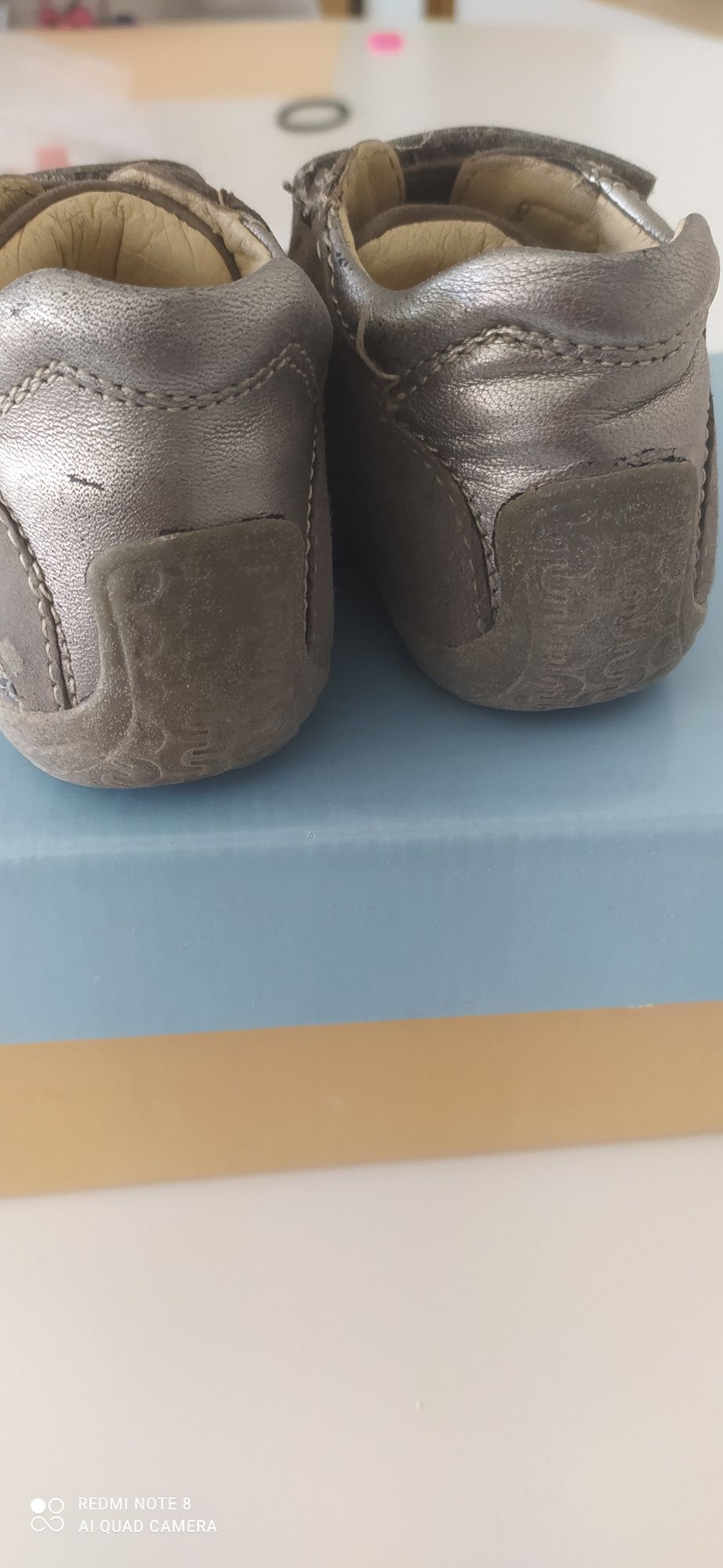 Sapatos bebé Chicco tamanho 19