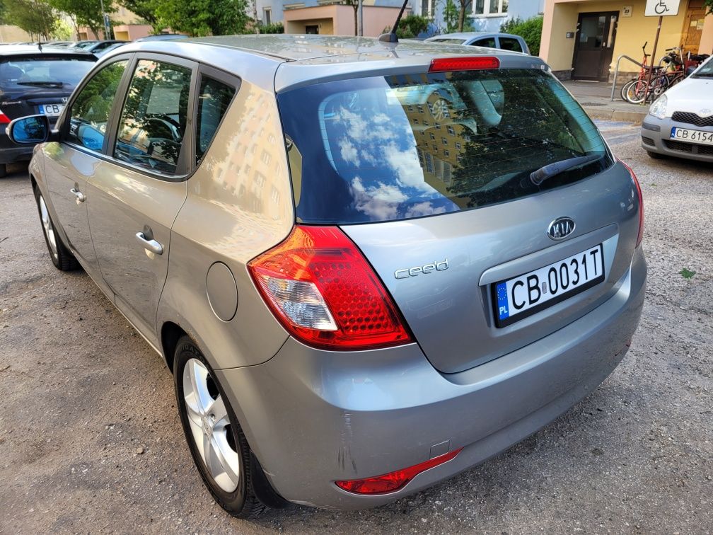 Kia cee'd 1,6 benzyna- polski salon