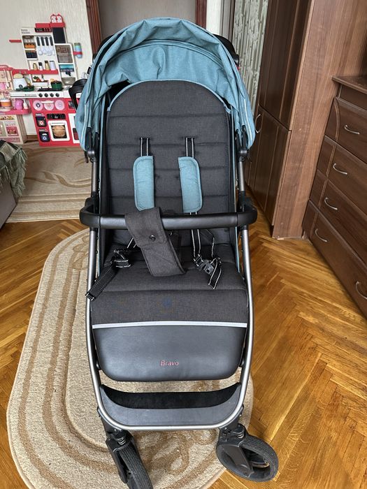 Прогулянкова коляска CARRELLO Bravo