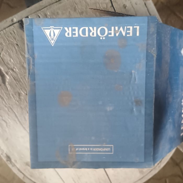 Подушка двигуна Audi a6с6 2.4 BDW