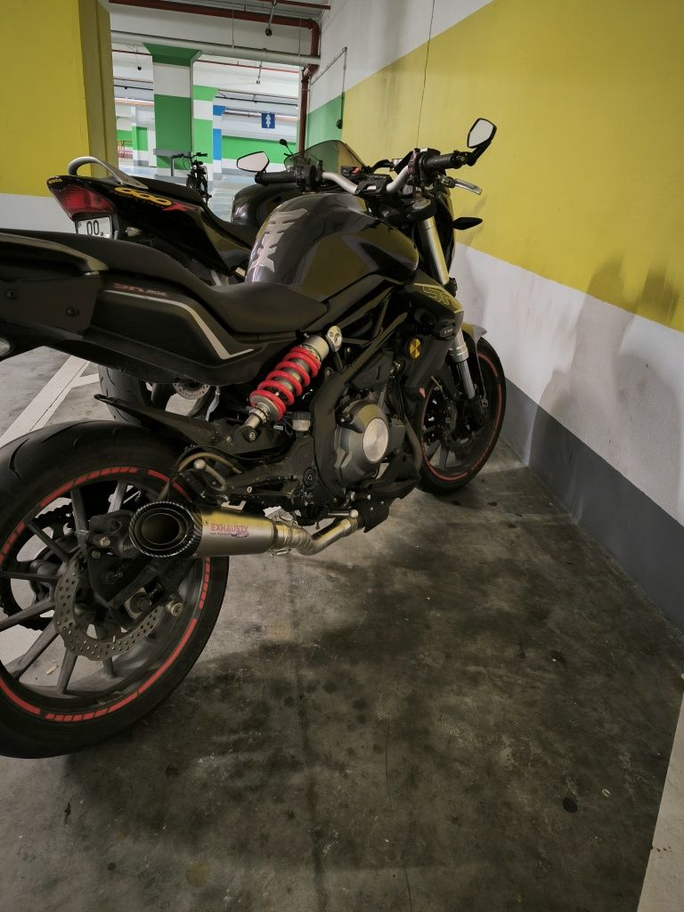 Benelli BN 302 sem ABS